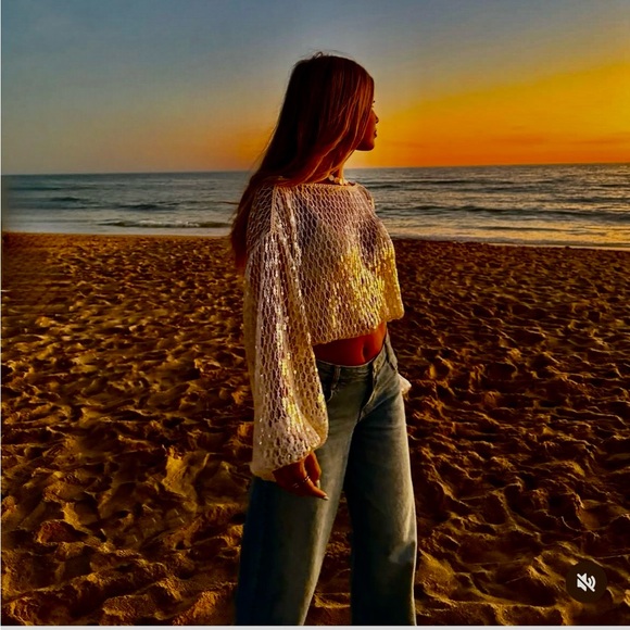 NWT ZARA SILVER VIRAL sequin top S and M 
🚨 My prices are firm, no discount. - Picture 6 of 16